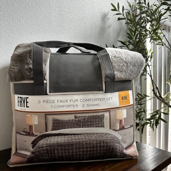 Frye 3 pc KING Faux fur bedding set - Grey Color NEW - Picture 2 of 4